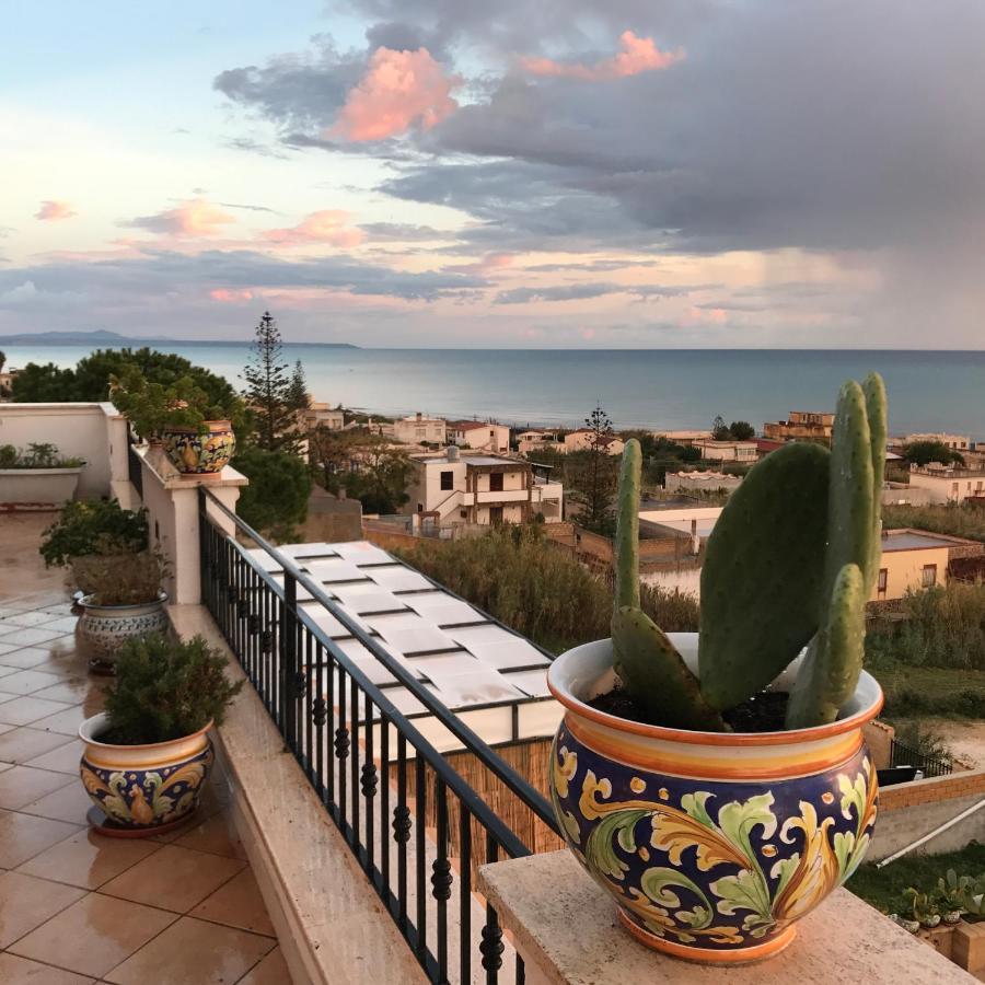 Villa Ceni - Appartamenti Con Camere, Cucina, Wc E Terrazza Sul Mare In Villa Con Piscina, Giardino E Parcheggio Marinella di Selinunte Dış mekan fotoğraf