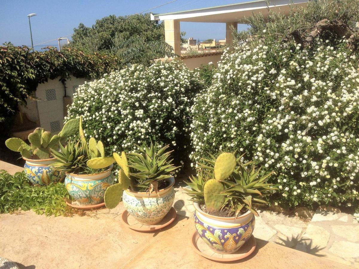 Villa Ceni - Appartamenti Con Camere, Cucina, Wc E Terrazza Sul Mare In Villa Con Piscina, Giardino E Parcheggio Marinella di Selinunte Dış mekan fotoğraf