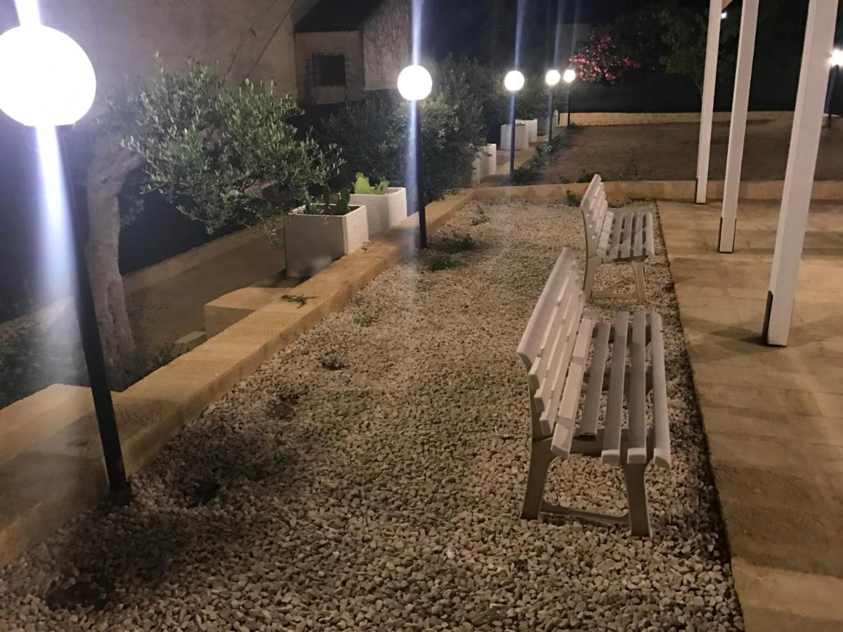 Villa Ceni - Appartamenti Con Camere, Cucina, Wc E Terrazza Sul Mare In Villa Con Piscina, Giardino E Parcheggio Marinella di Selinunte Dış mekan fotoğraf