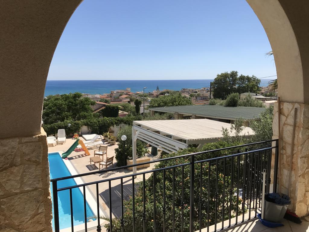 Villa Ceni - Appartamenti Con Camere, Cucina, Wc E Terrazza Sul Mare In Villa Con Piscina, Giardino E Parcheggio Marinella di Selinunte Dış mekan fotoğraf