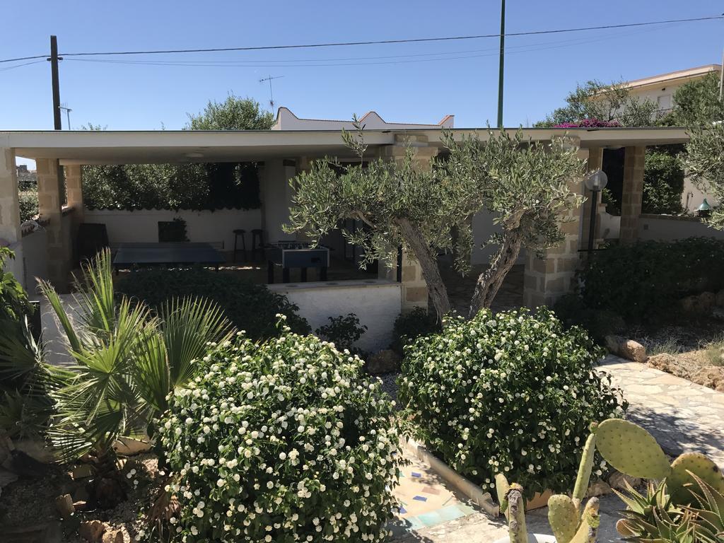 Villa Ceni - Appartamenti Con Camere, Cucina, Wc E Terrazza Sul Mare In Villa Con Piscina, Giardino E Parcheggio Marinella di Selinunte Dış mekan fotoğraf