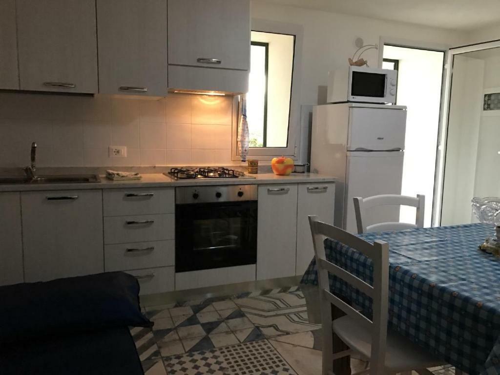 Villa Ceni - Appartamenti Con Camere, Cucina, Wc E Terrazza Sul Mare In Villa Con Piscina, Giardino E Parcheggio Marinella di Selinunte Dış mekan fotoğraf
