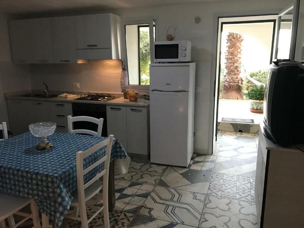 Villa Ceni - Appartamenti Con Camere, Cucina, Wc E Terrazza Sul Mare In Villa Con Piscina, Giardino E Parcheggio Marinella di Selinunte Dış mekan fotoğraf