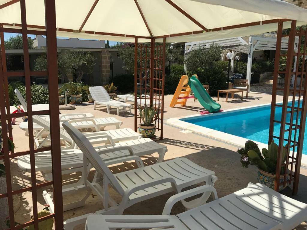 Villa Ceni - Appartamenti Con Camere, Cucina, Wc E Terrazza Sul Mare In Villa Con Piscina, Giardino E Parcheggio Marinella di Selinunte Dış mekan fotoğraf
