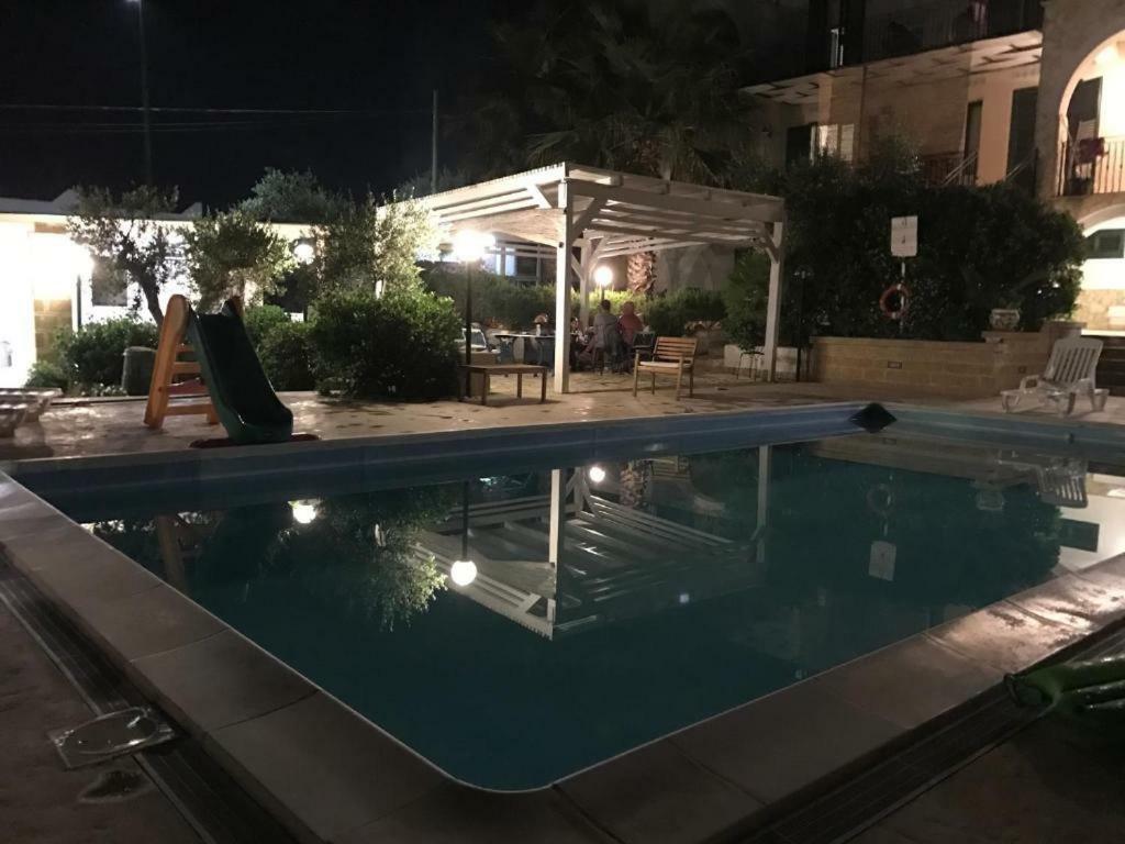 Villa Ceni - Appartamenti Con Camere, Cucina, Wc E Terrazza Sul Mare In Villa Con Piscina, Giardino E Parcheggio Marinella di Selinunte Dış mekan fotoğraf