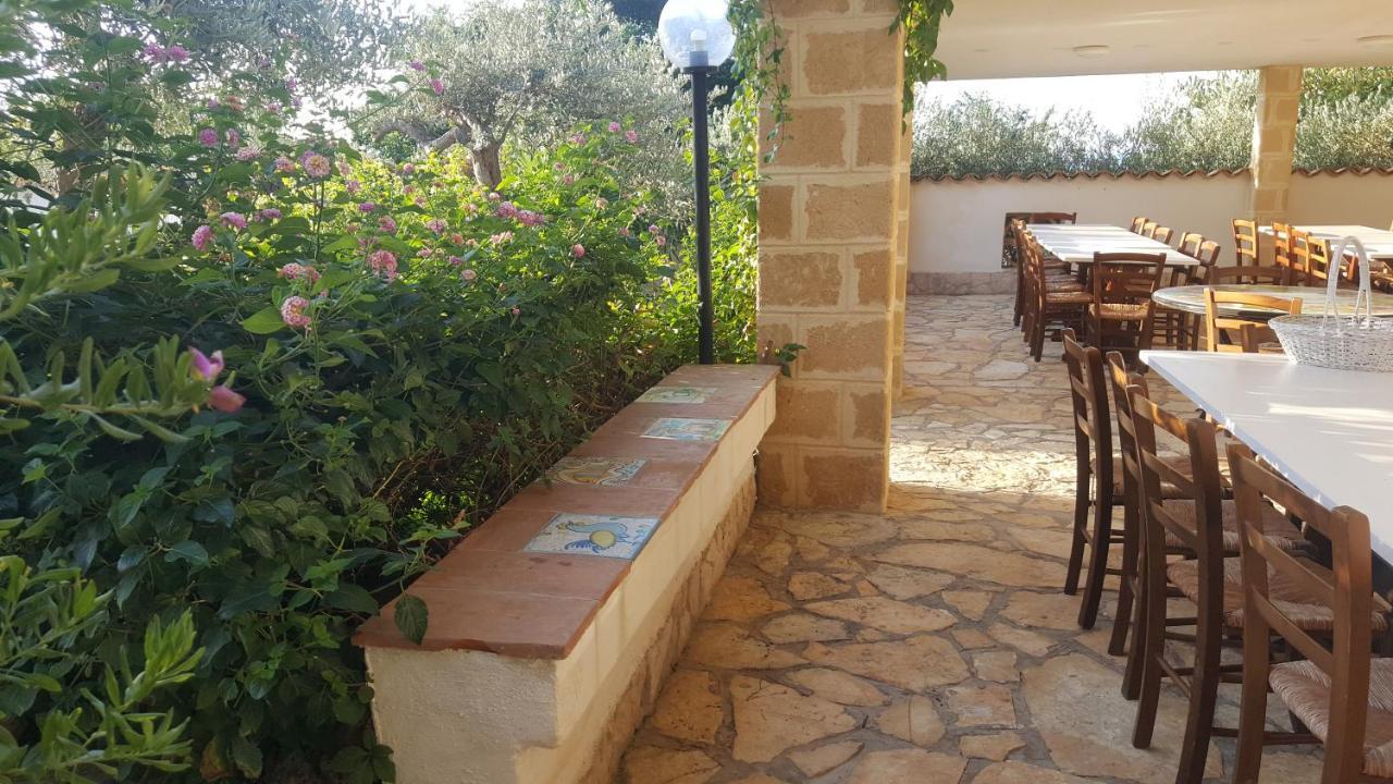 Villa Ceni - Appartamenti Con Camere, Cucina, Wc E Terrazza Sul Mare In Villa Con Piscina, Giardino E Parcheggio Marinella di Selinunte Dış mekan fotoğraf