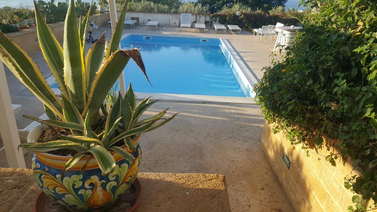Villa Ceni - Appartamenti Con Camere, Cucina, Wc E Terrazza Sul Mare In Villa Con Piscina, Giardino E Parcheggio Marinella di Selinunte Dış mekan fotoğraf